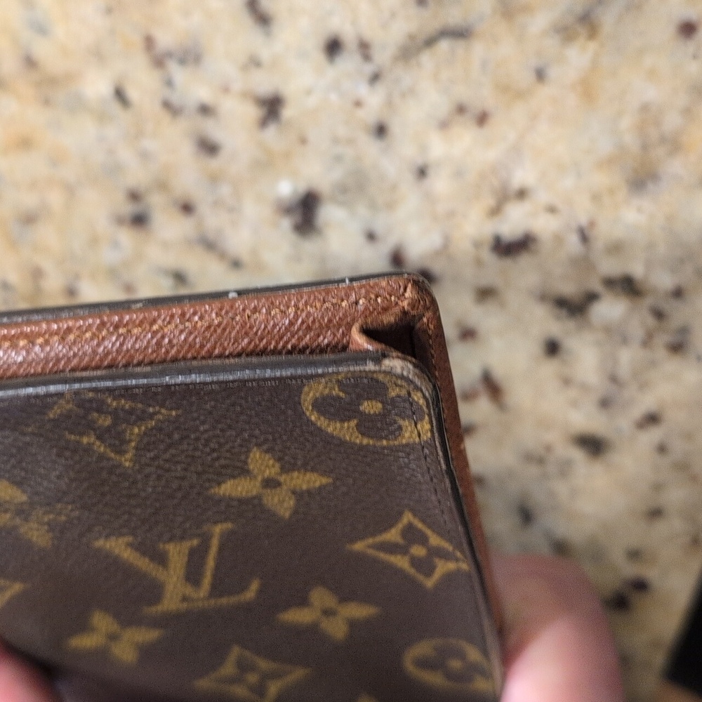 Louis Vuitton Brown Monogram Simple Wallet. Authentic - Picture 7 of 7